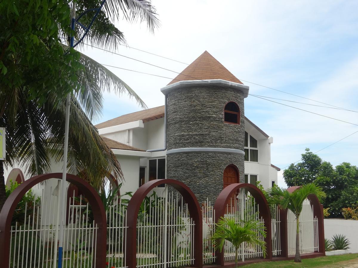 House Rapunzel Hotel Oslob Exterior photo